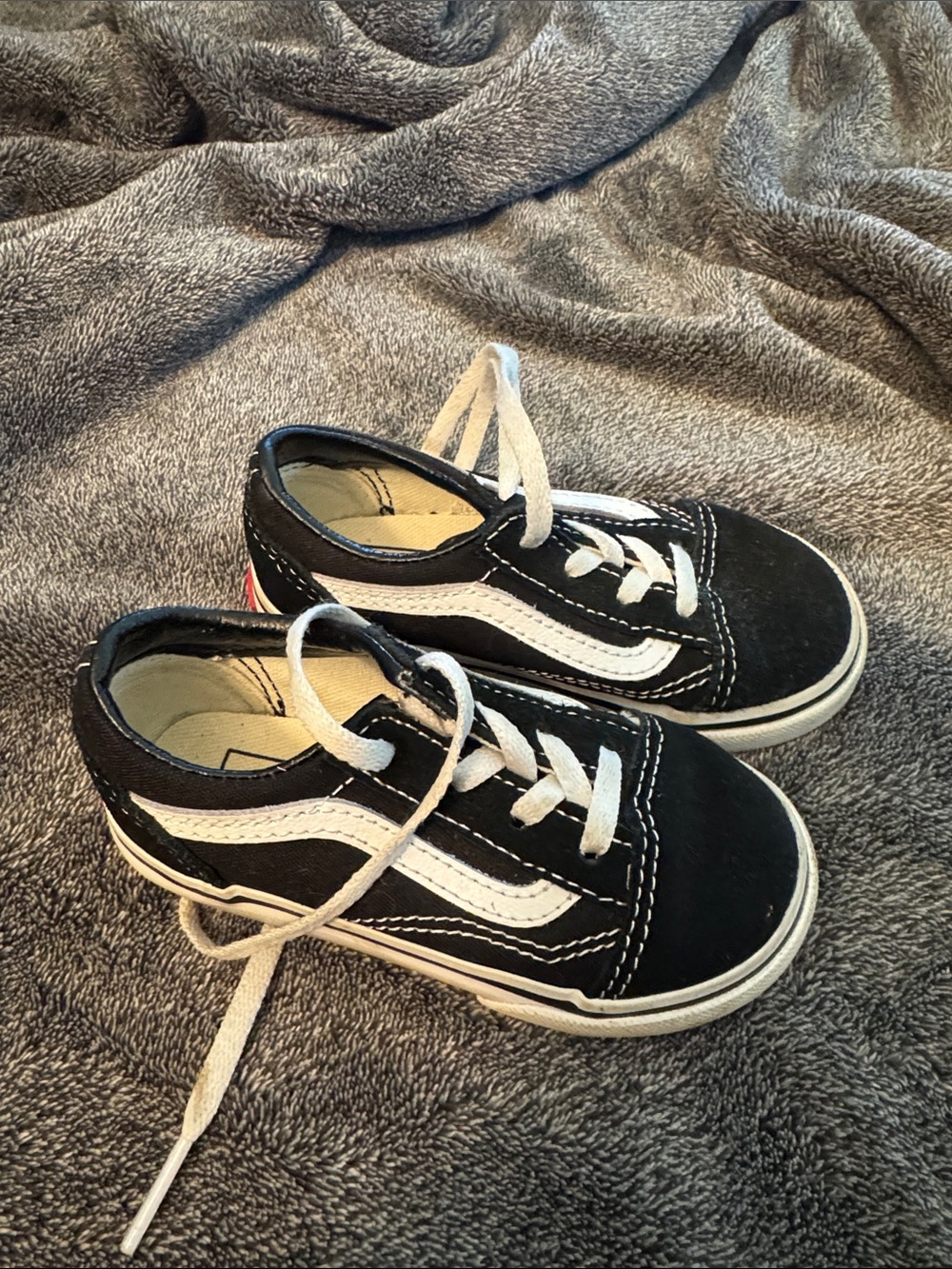 Vans Kids Black and White Old Skool Low-Top Sneakers